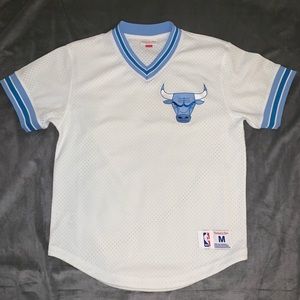Mitchell & Ness Chicago Bulls V -neck Jersey Top